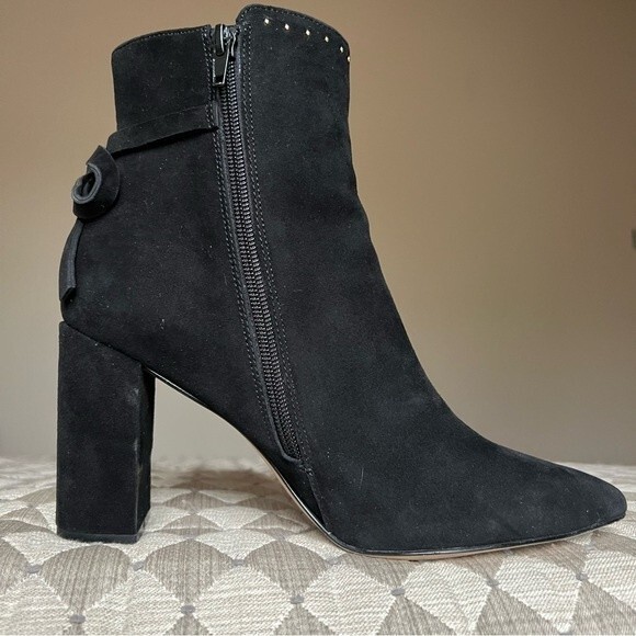 Chelsea & Violet Miley Black Suede Block Heel Ankle Boots w/ Gold Rivets Sz 8.5 - Picture 3 of 14